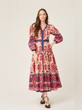 BTB Regina  - scarf print